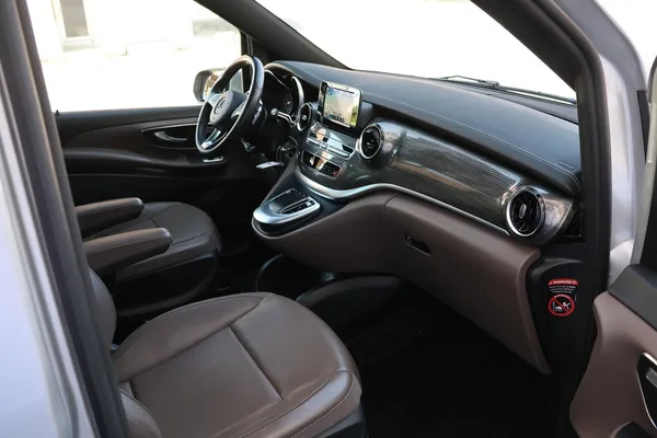 Car image 22