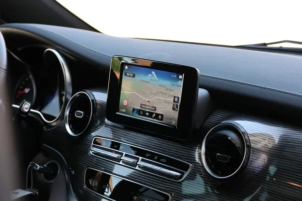 Car image 23