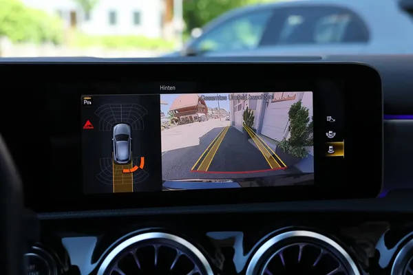 Car image 23
