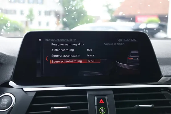 Car image 23