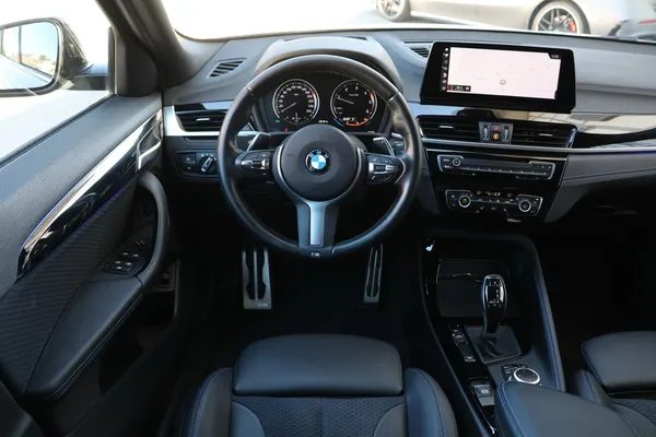 Car image 13