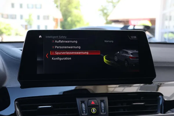 Car image 23