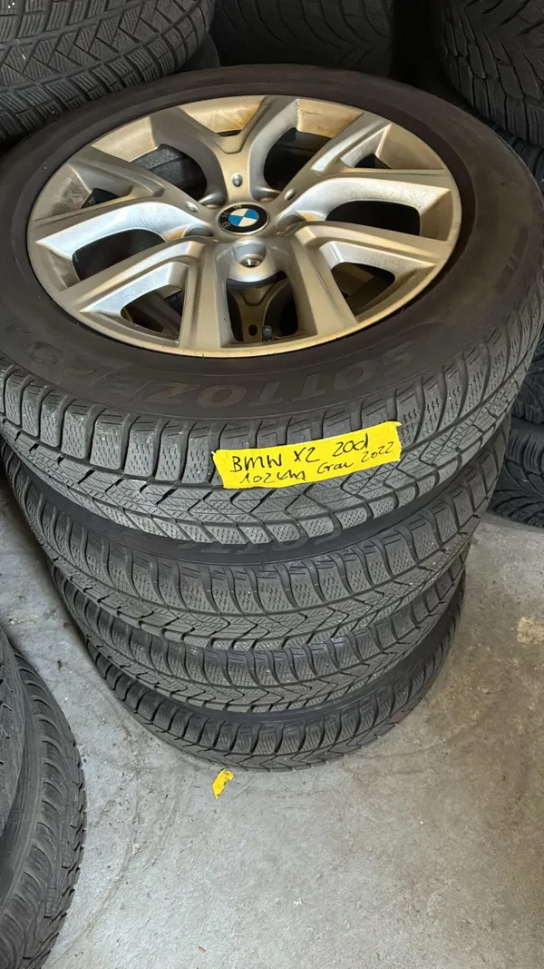 Car image 27
