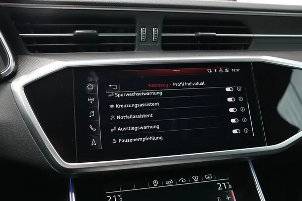 Car image 28