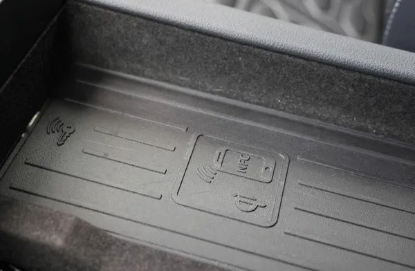Car image 32