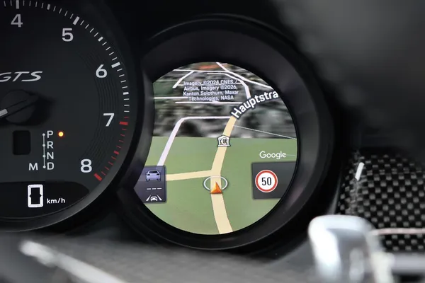 Car image 24