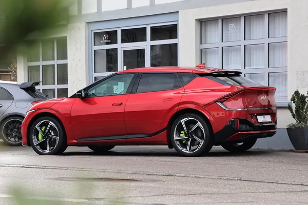 Car image 6