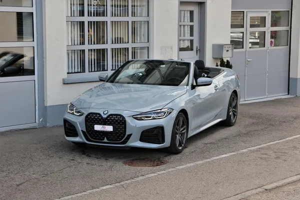 Car image 14