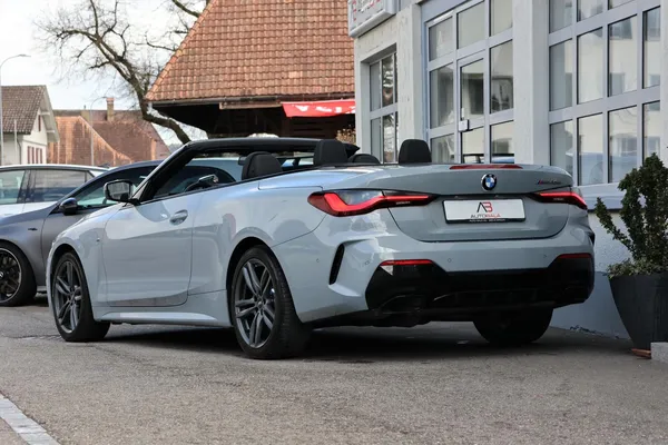 Car image 16