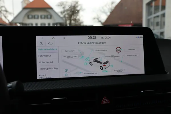 Car image 26