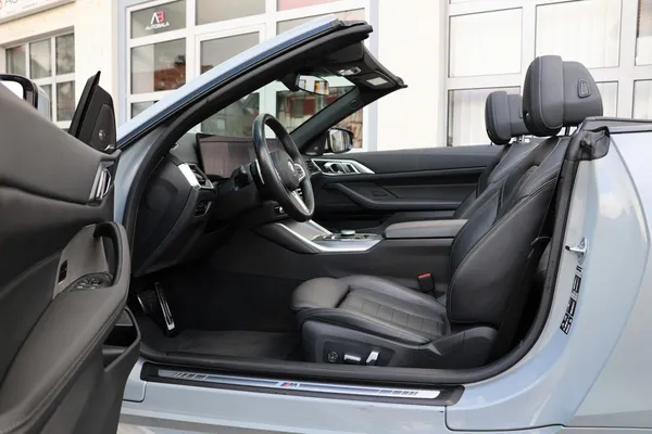 Car image 21