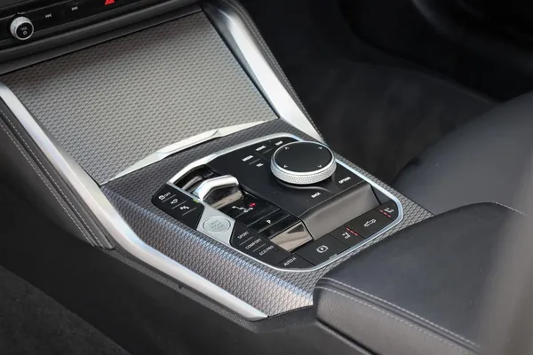 Car image 23