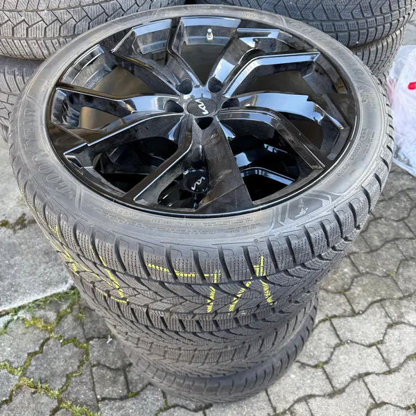 Car image 33