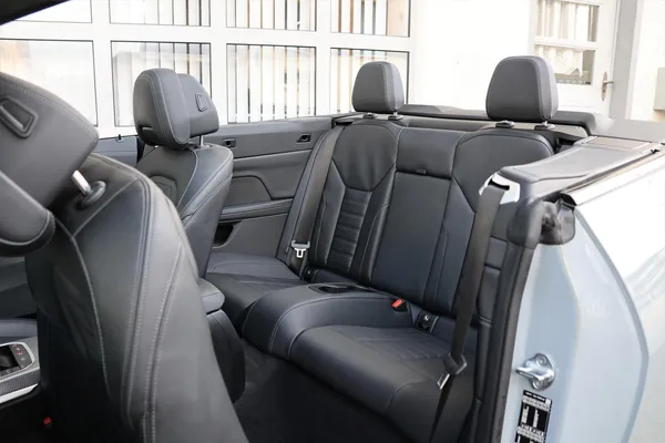 Car image 25