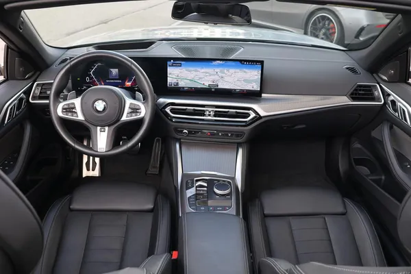Car image 26