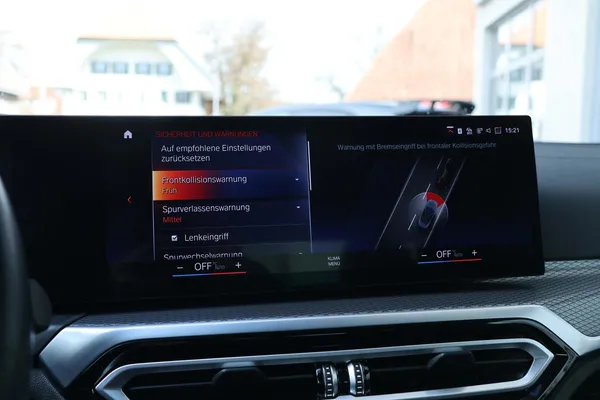 Car image 36