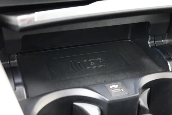 Car image 42