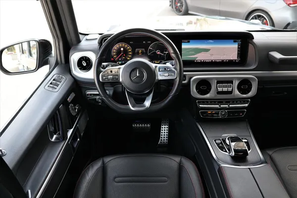 Car image 16
