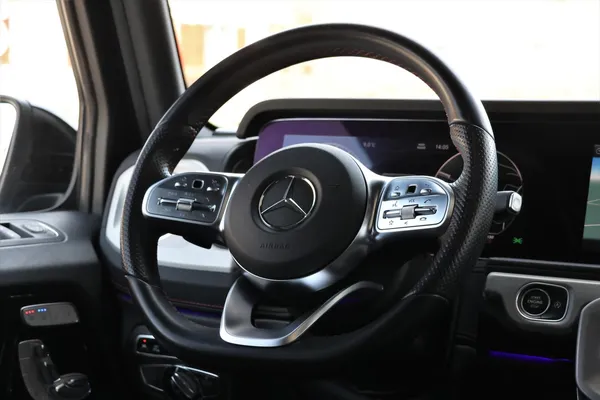 Car image 17