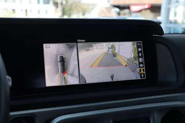 Car image 26