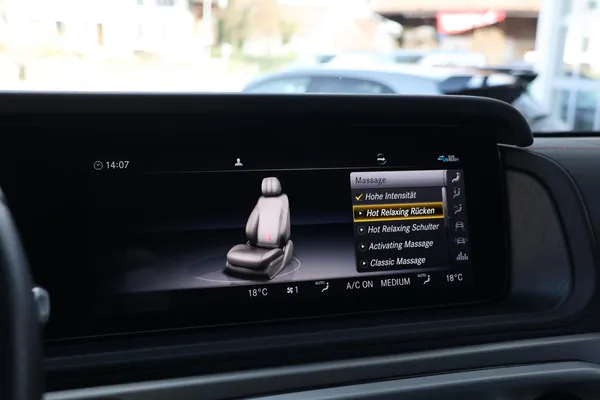 Car image 27