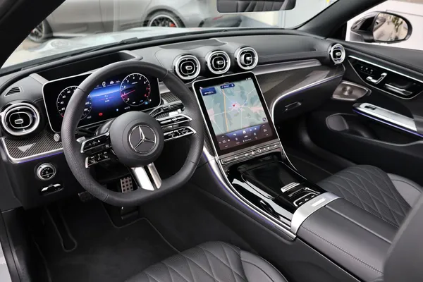 Car image 17