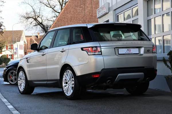 Car image 3