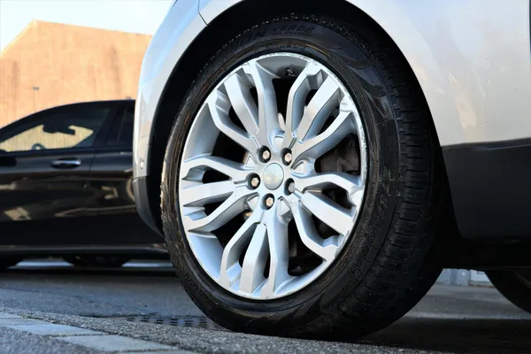 Car image 7