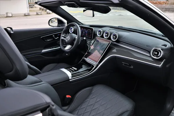 Car image 30