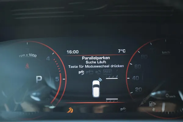 Car image 24