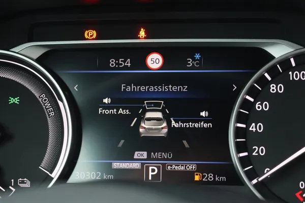 Car image 19