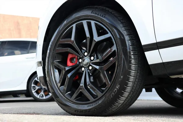 Car image 8