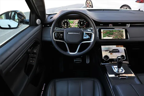 Car image 18