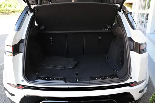 Car image 23