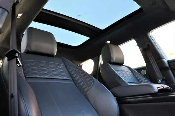 Car image 25