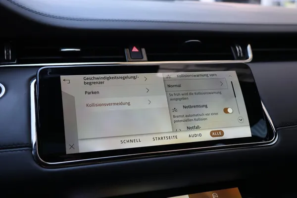 Car image 30