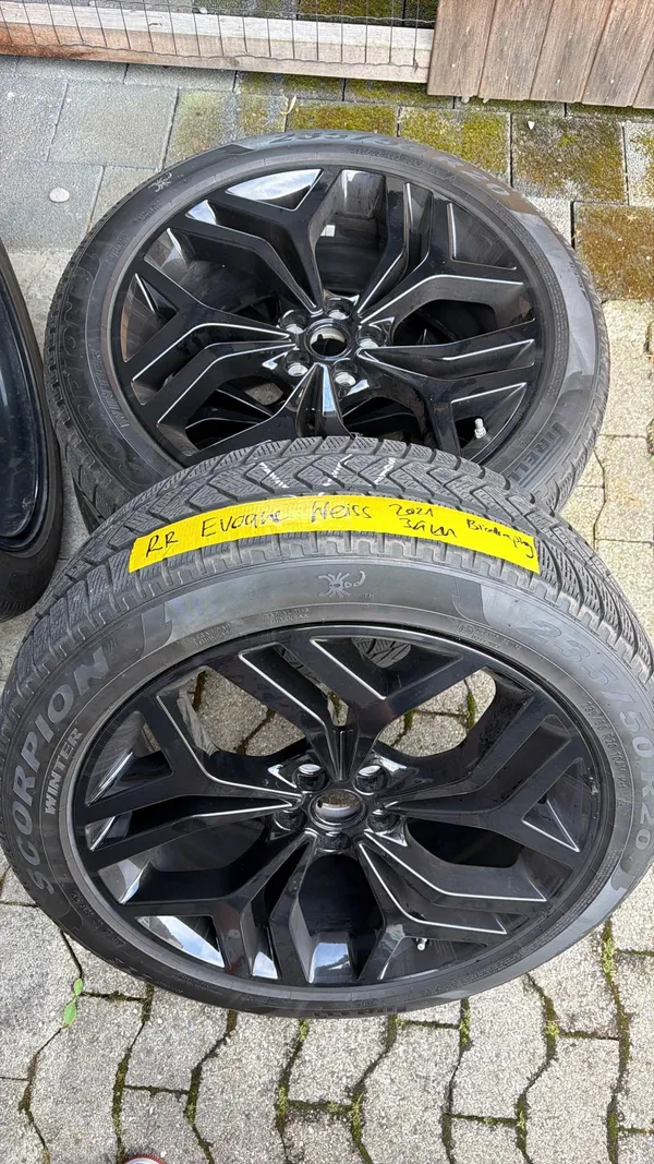 Car image 37