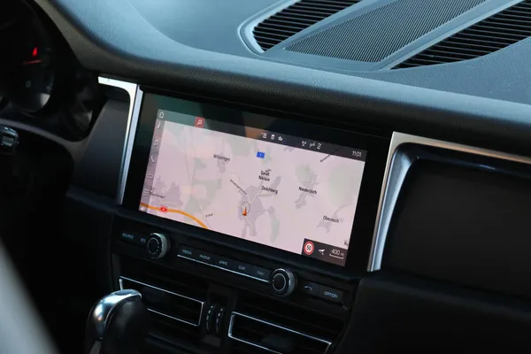Car image 17