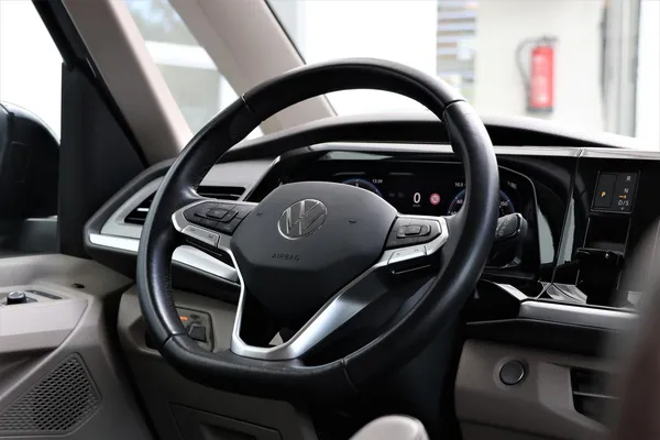 Car image 31