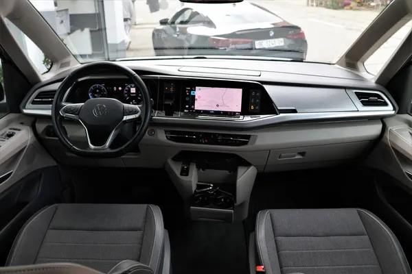 Car image 32