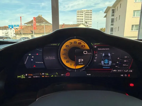 Car image 15