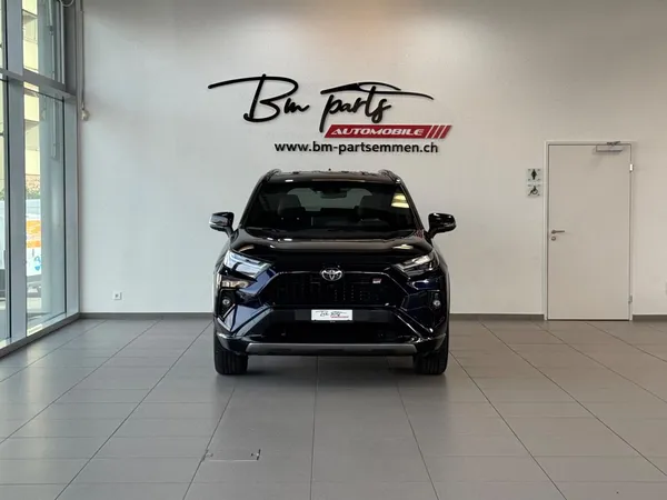 Car image 8