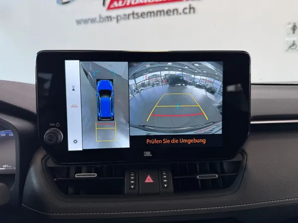 Car image 17