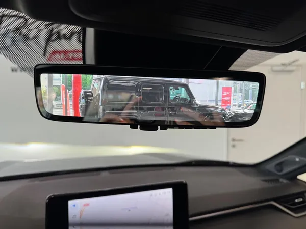 Car image 22