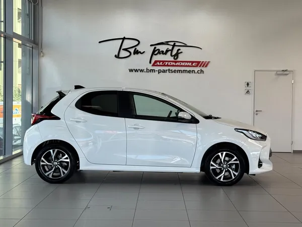 Car image 7