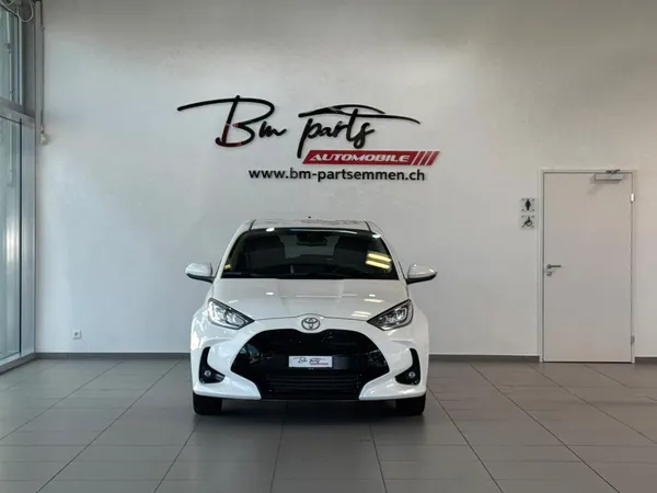 Car image 8