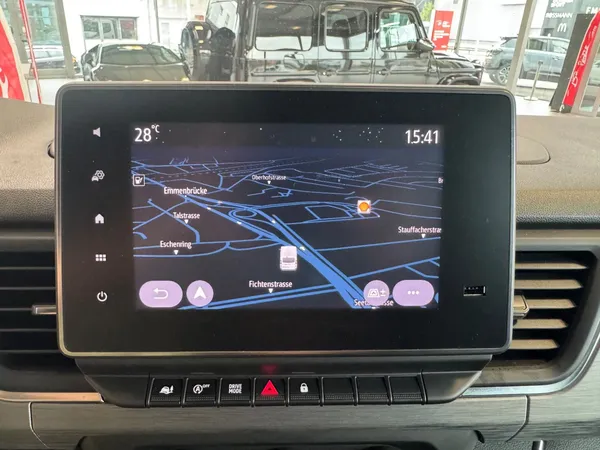 Car image 14