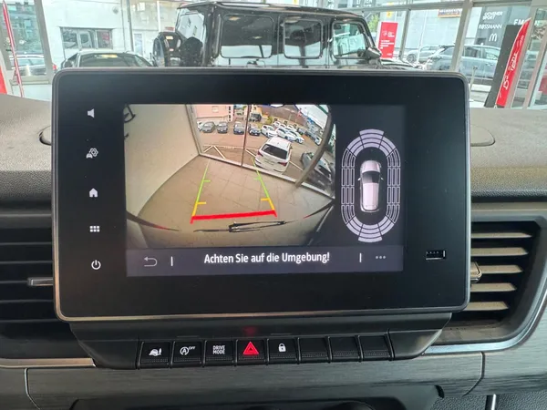 Car image 17