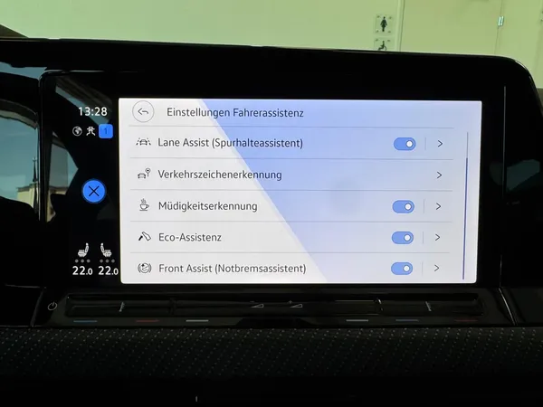Car image 19