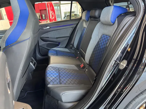 Car image 26